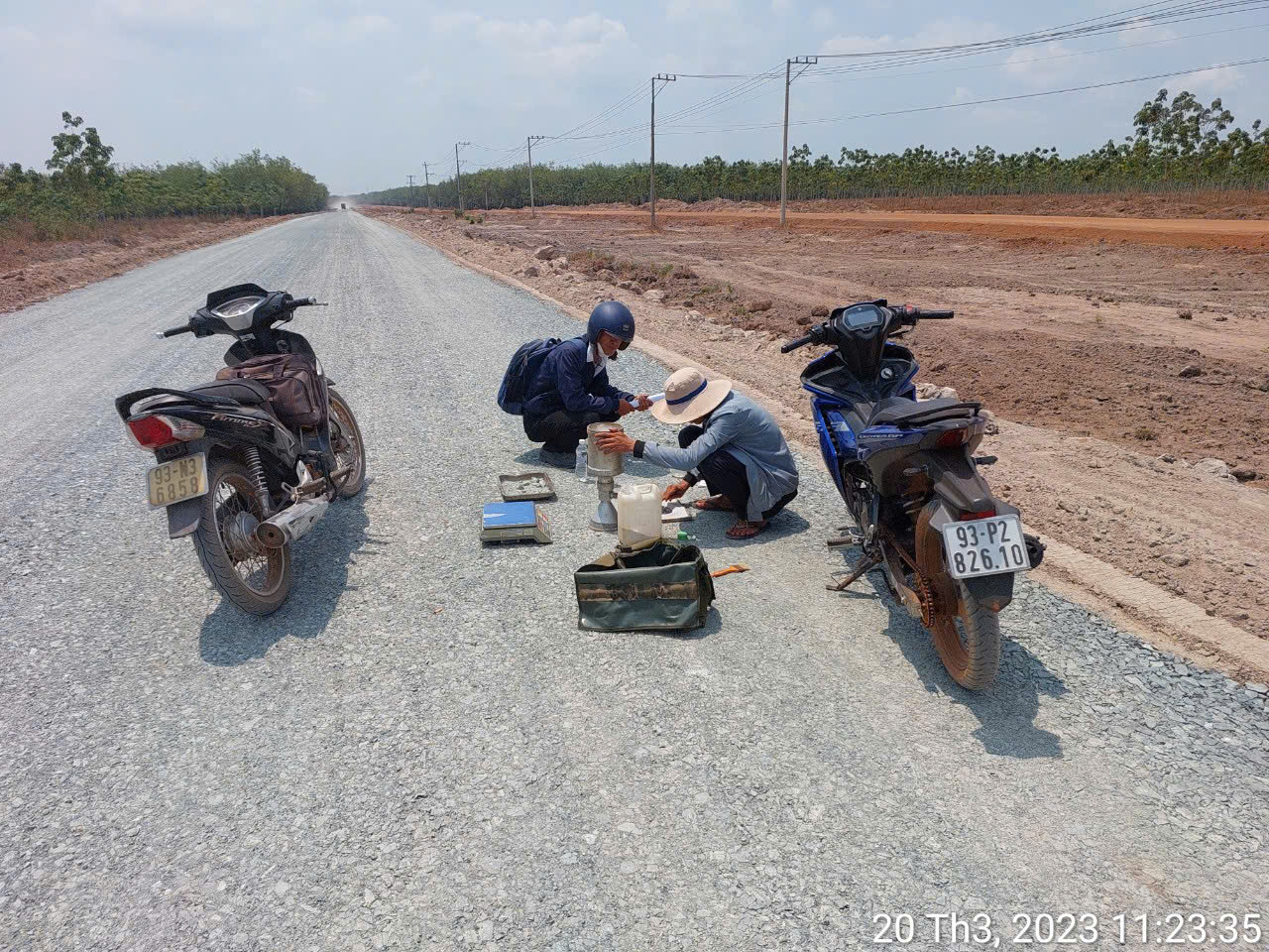 Kiểm tra độ chặt nền đá dăm - Hớn Quản, Bình Phước